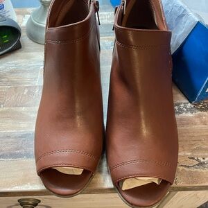 Elegant Brown Peep-Toe Ankle Boots